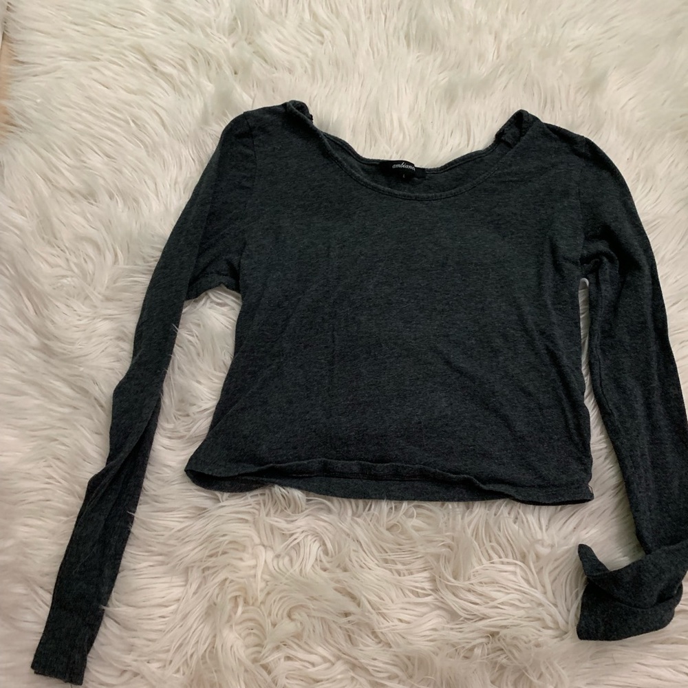 Gray long sleeve crop top